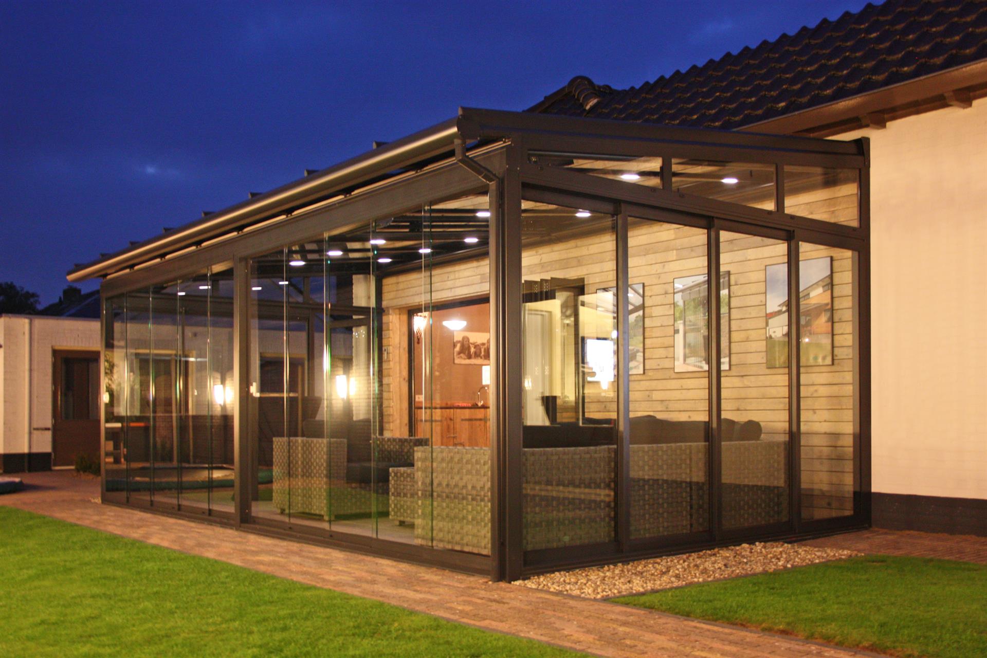 Maak van u eenvoudige terrasoverkapping een luxe tuinkamer!